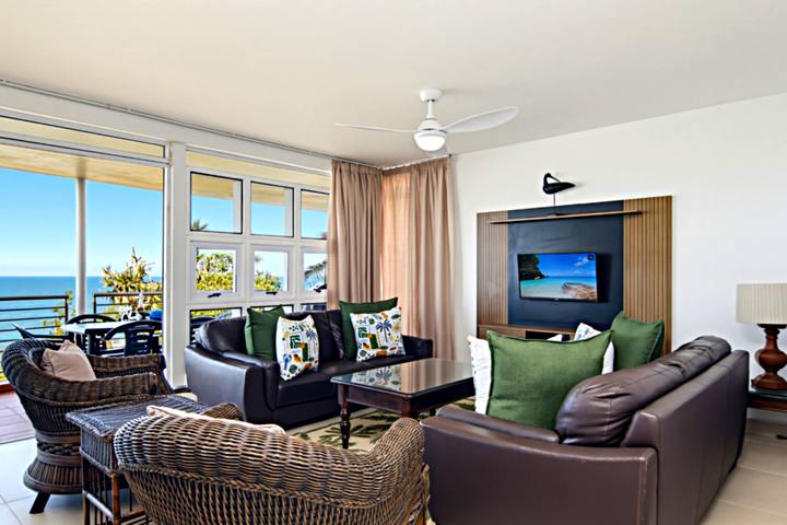 Chakas Cove 28 Lounge